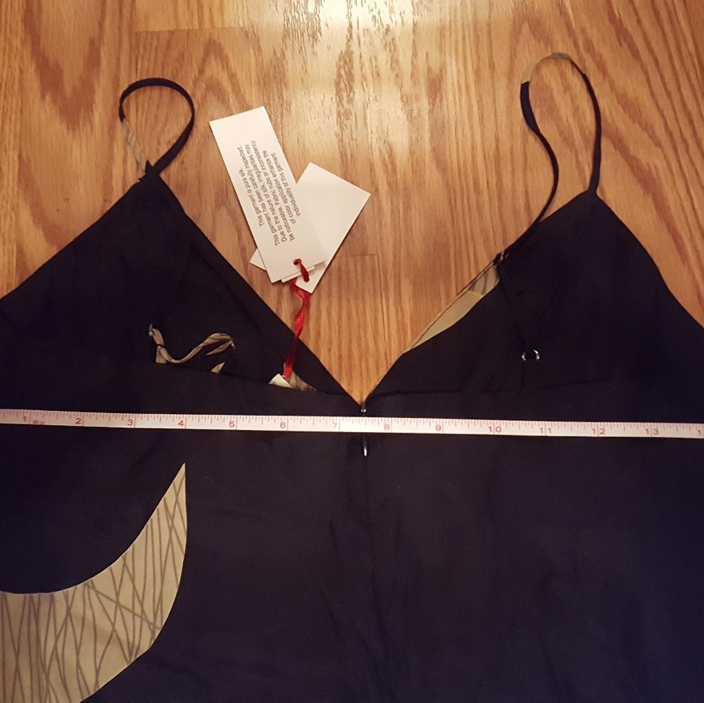 Harkham tank with adjustable straps